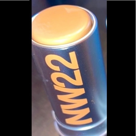 MAC Studio Fix Soft Matte Foundation Stick - Picture 1 of 3